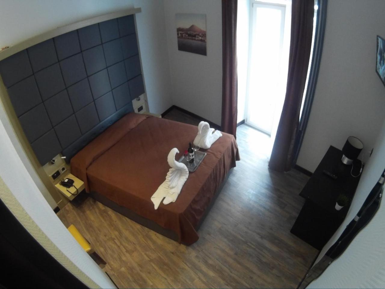 Dolce Vita Rooms & Breakfast Napoli Ngoại thất bức ảnh