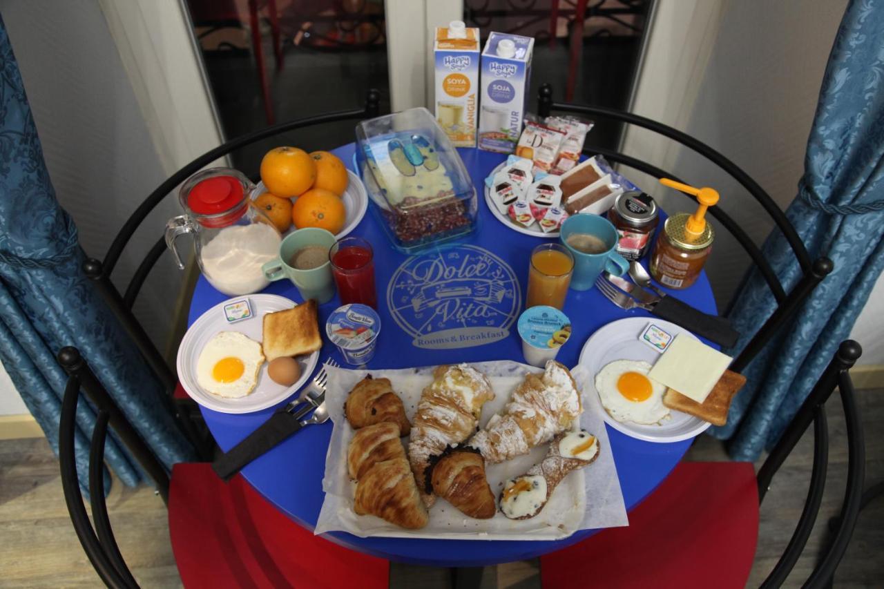 Dolce Vita Rooms & Breakfast Napoli Ngoại thất bức ảnh